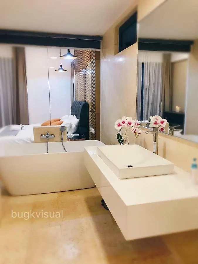 Luxury Seaview Family Suite By Little Cabin George Town 0*,  Malesia